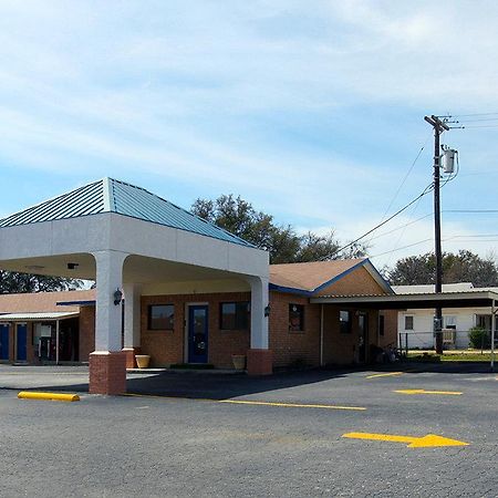 Americas Best Value Inn Comanche מראה חיצוני תמונה